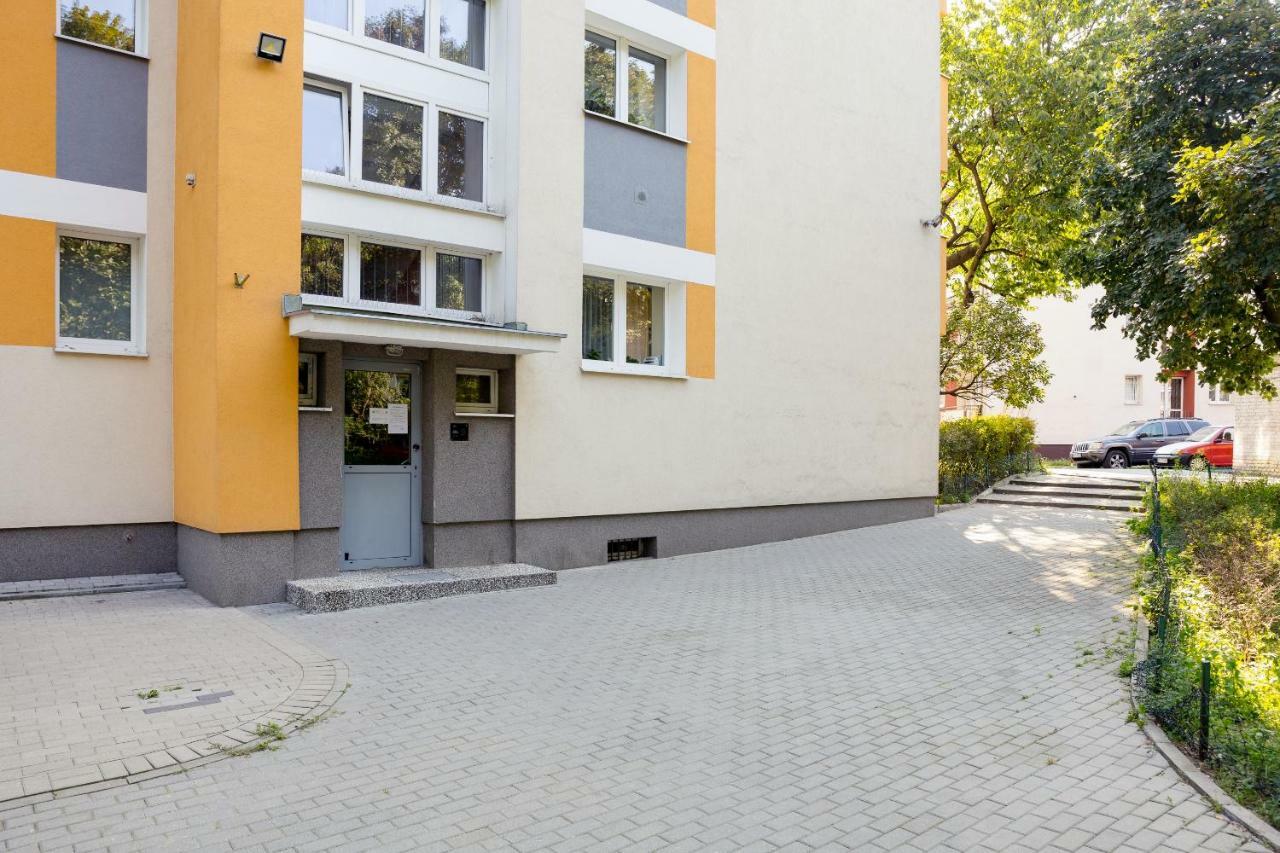 Klimatyczne Studio Metro Slodowiec Warsaw Luaran gambar